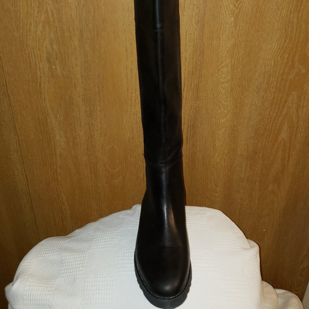 New in the box women boots